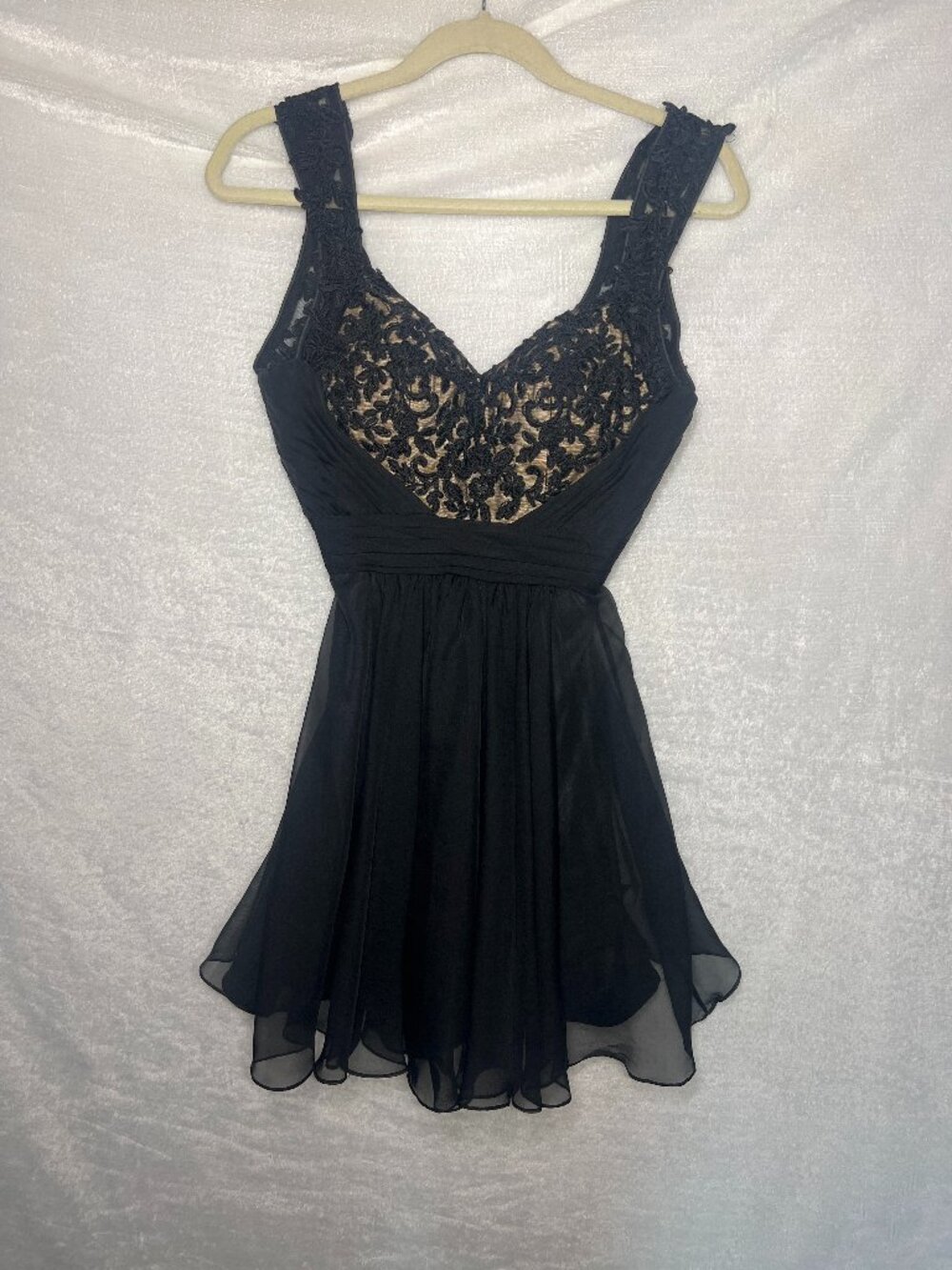 La Femme Black Lace Cocktail Dress | Size 00 | Lace Bodice & Chiffon Skirt